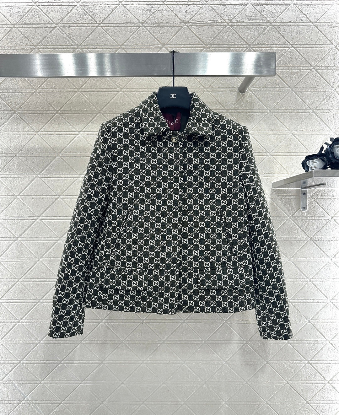 Flip collar jacquard short suit