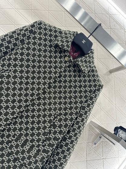 Flip collar jacquard short suit