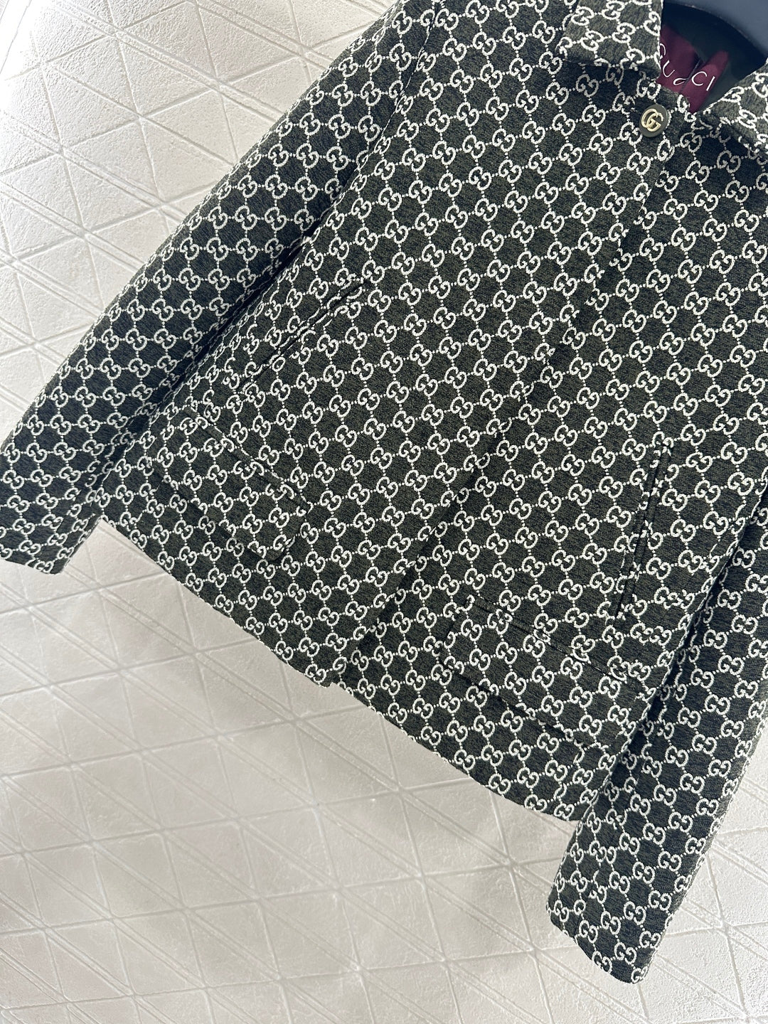 Flip collar jacquard short suit