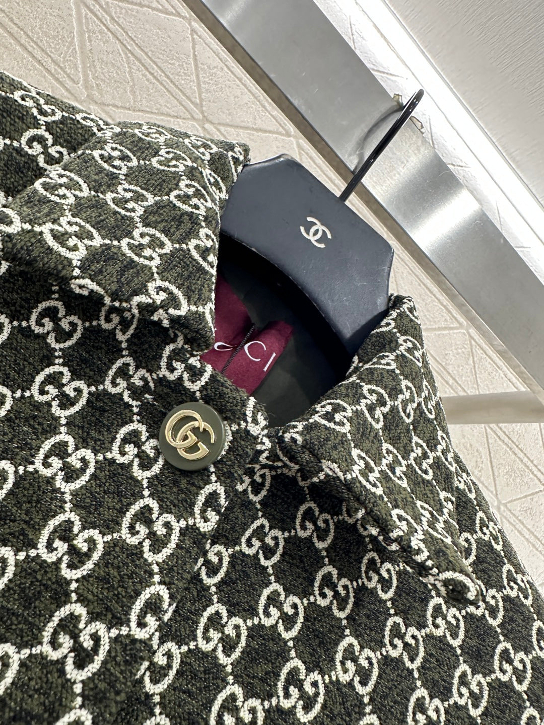 Flip collar jacquard short suit