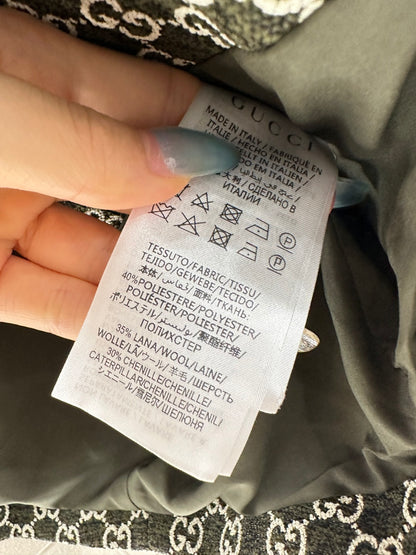 Round neck jacquard short skirt