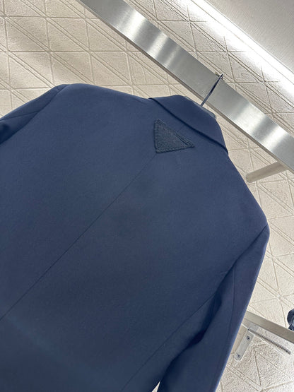 Front shoulder lapel suit jacket