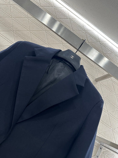 Front shoulder lapel suit jacket