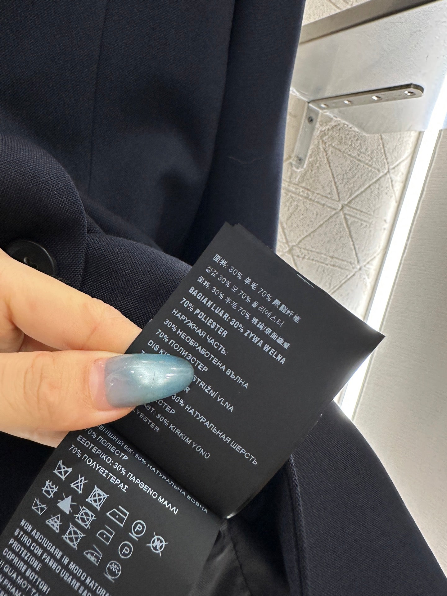 Front shoulder lapel suit jacket