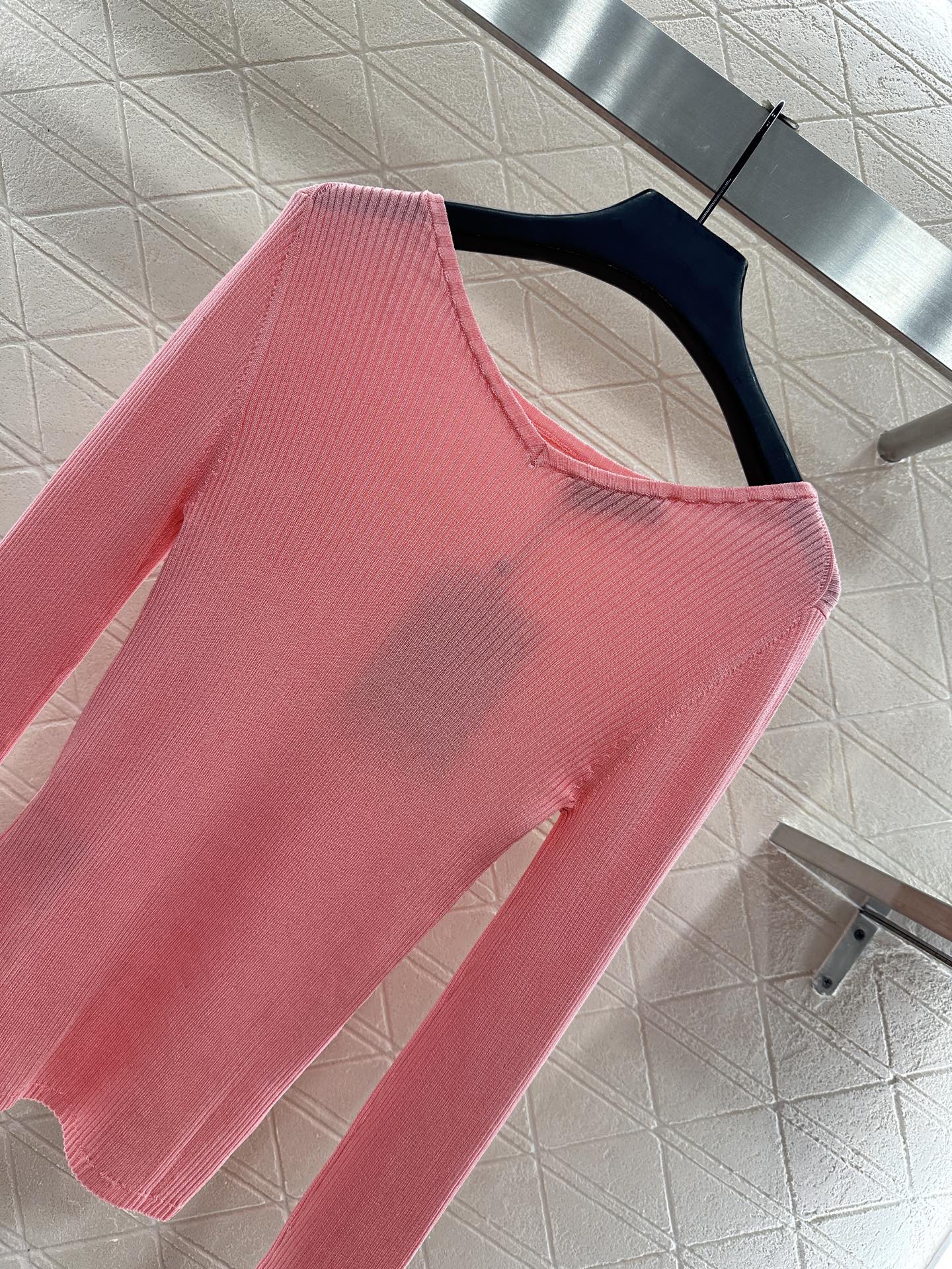 Slim fit base striped knitted long sleeved shirt