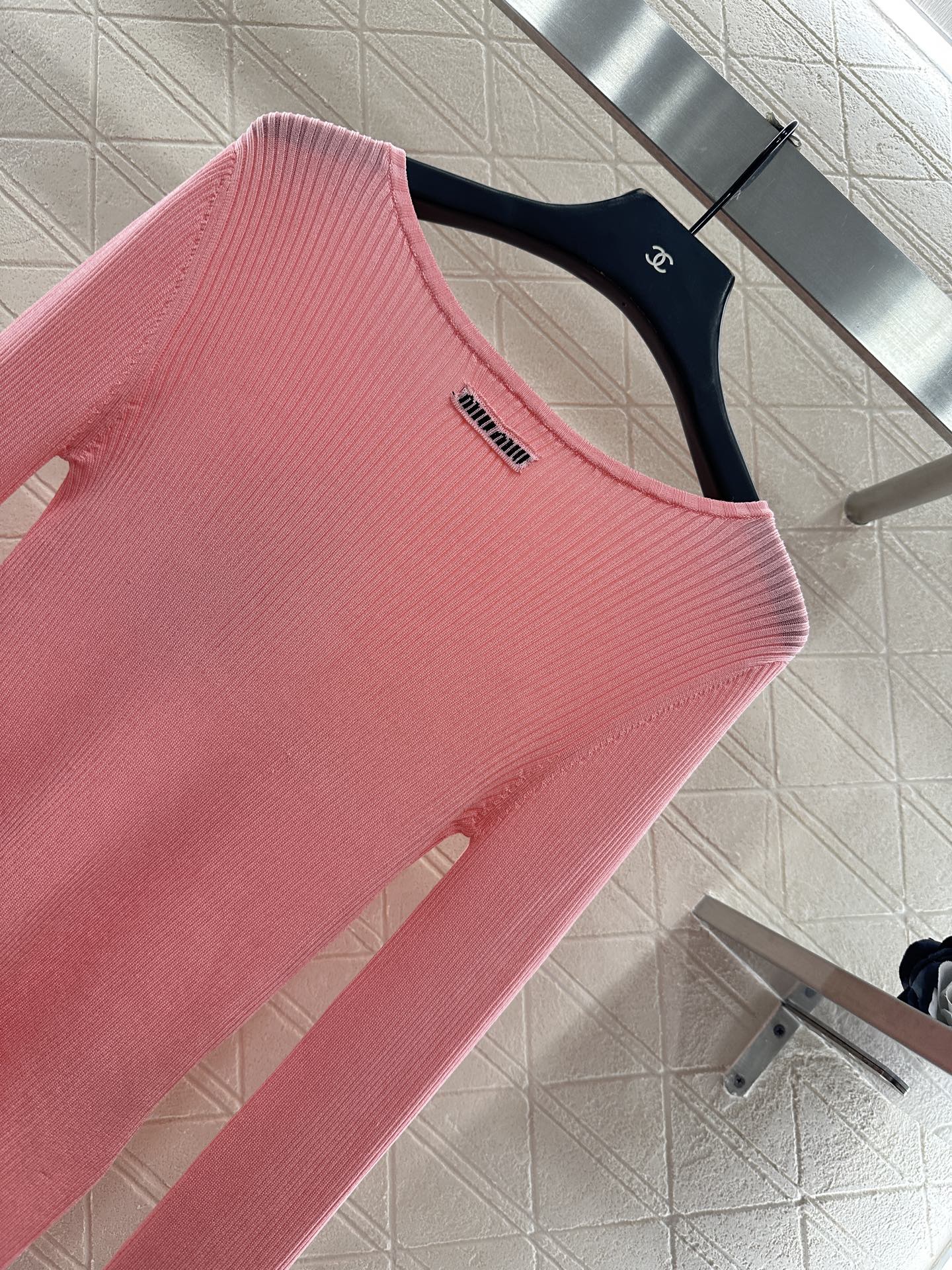 Slim fit base striped knitted long sleeved shirt