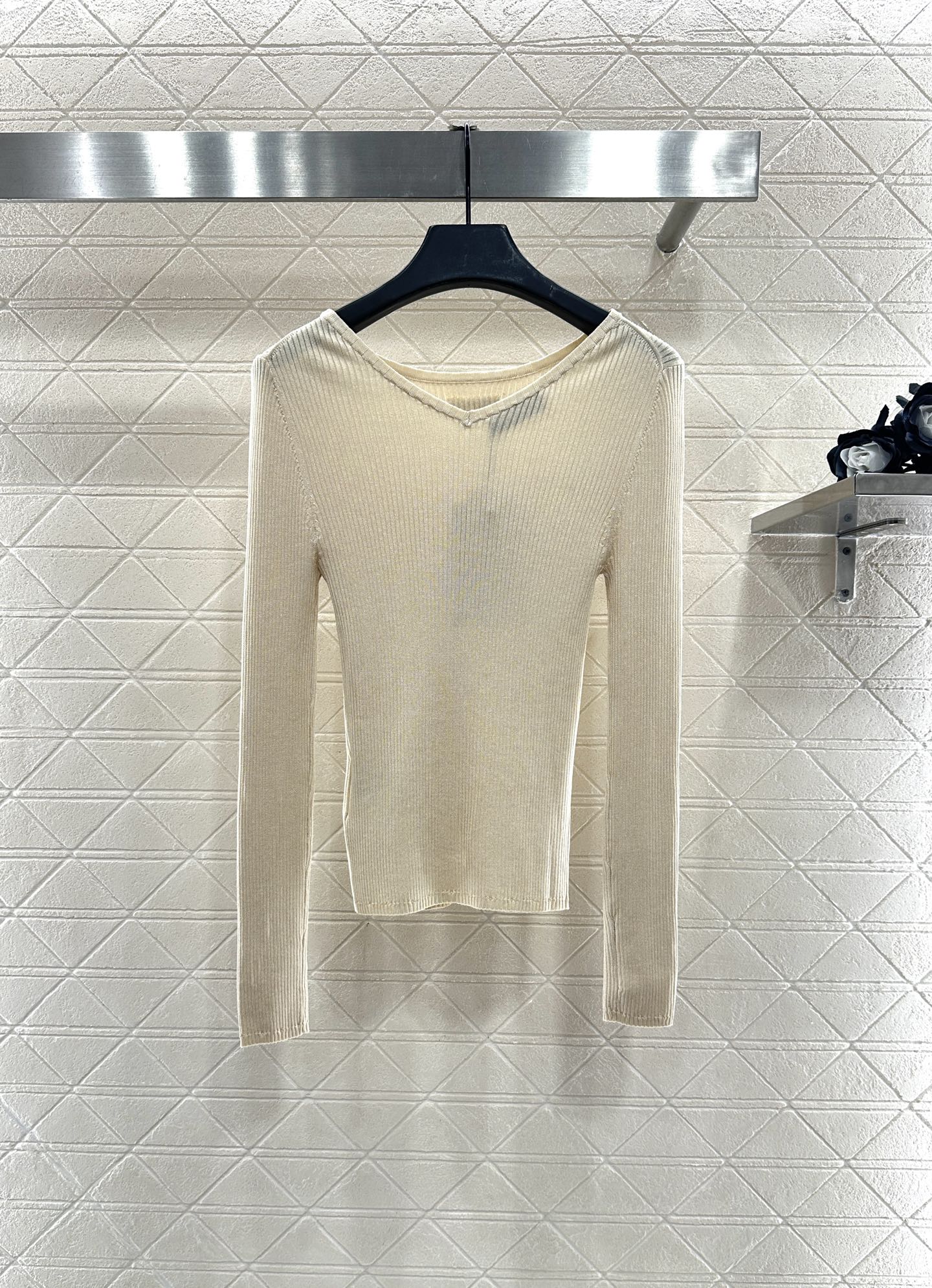 Slim fit base striped knitted long sleeved shirt