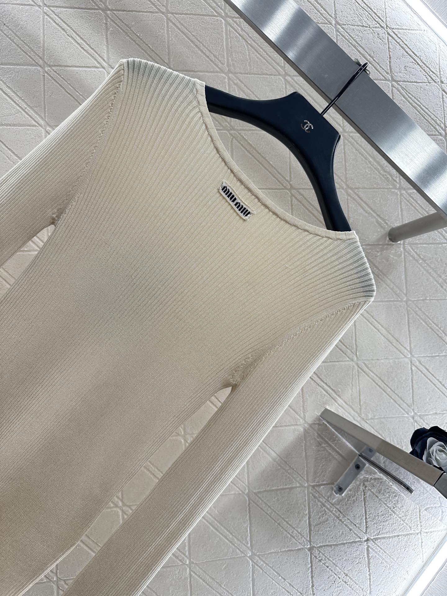 Slim fit base striped knitted long sleeved shirt