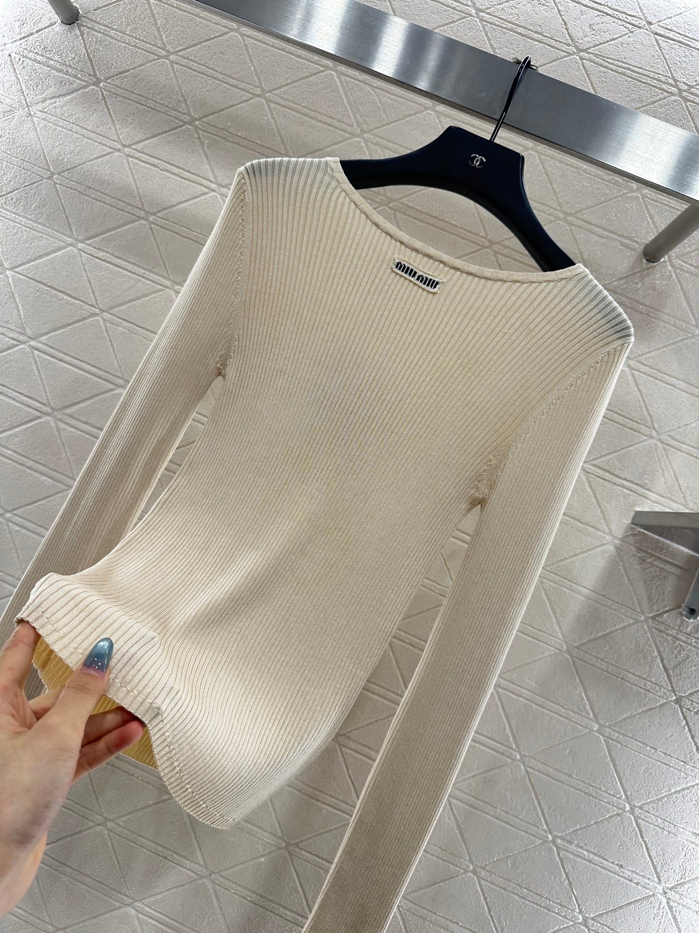 Slim fit base striped knitted long sleeved shirt