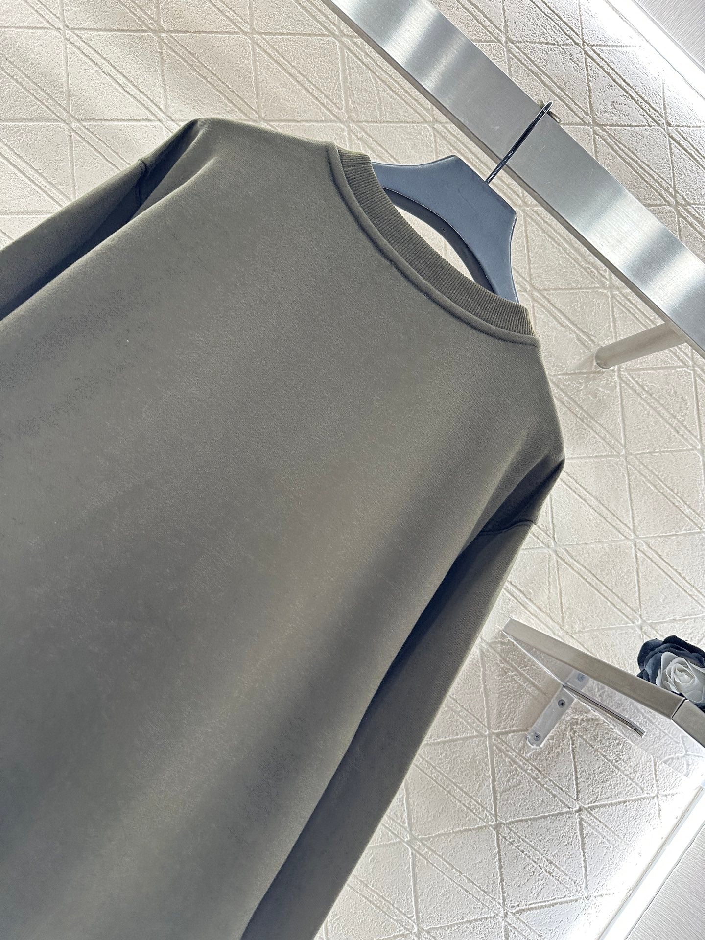 Round neck letter logo hoodie