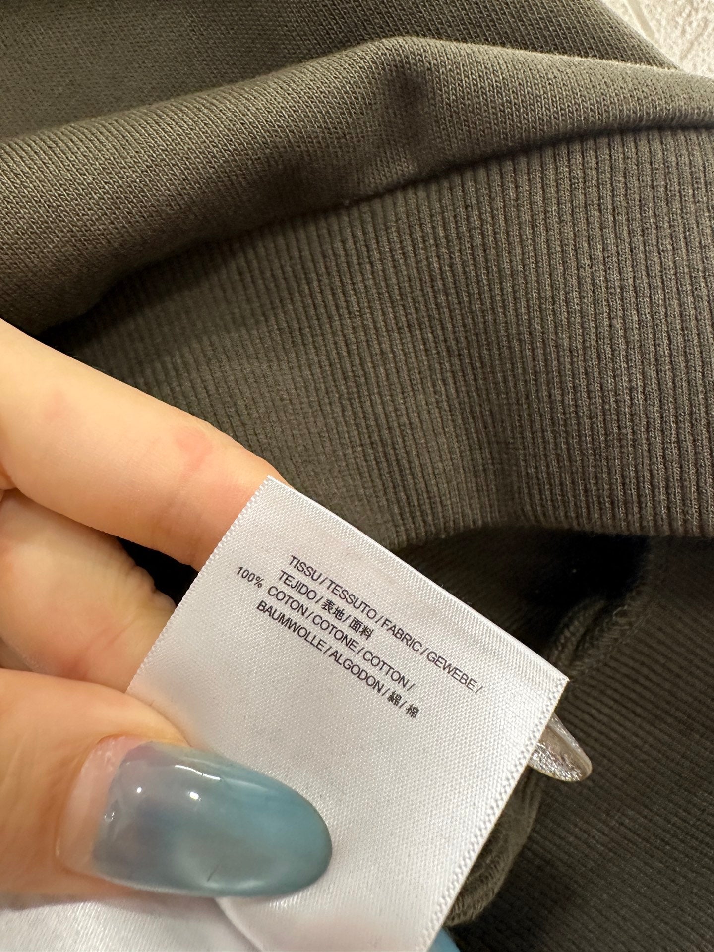 Round neck letter logo hoodie