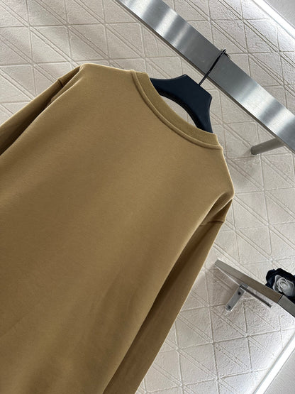 Round neck letter logo hoodie