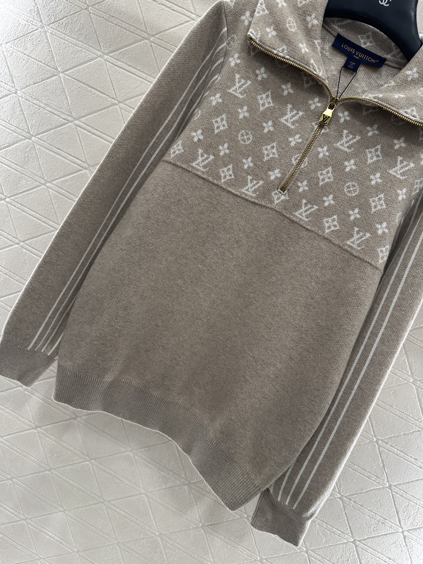 Collar Splicing Jacquard Knitted Top