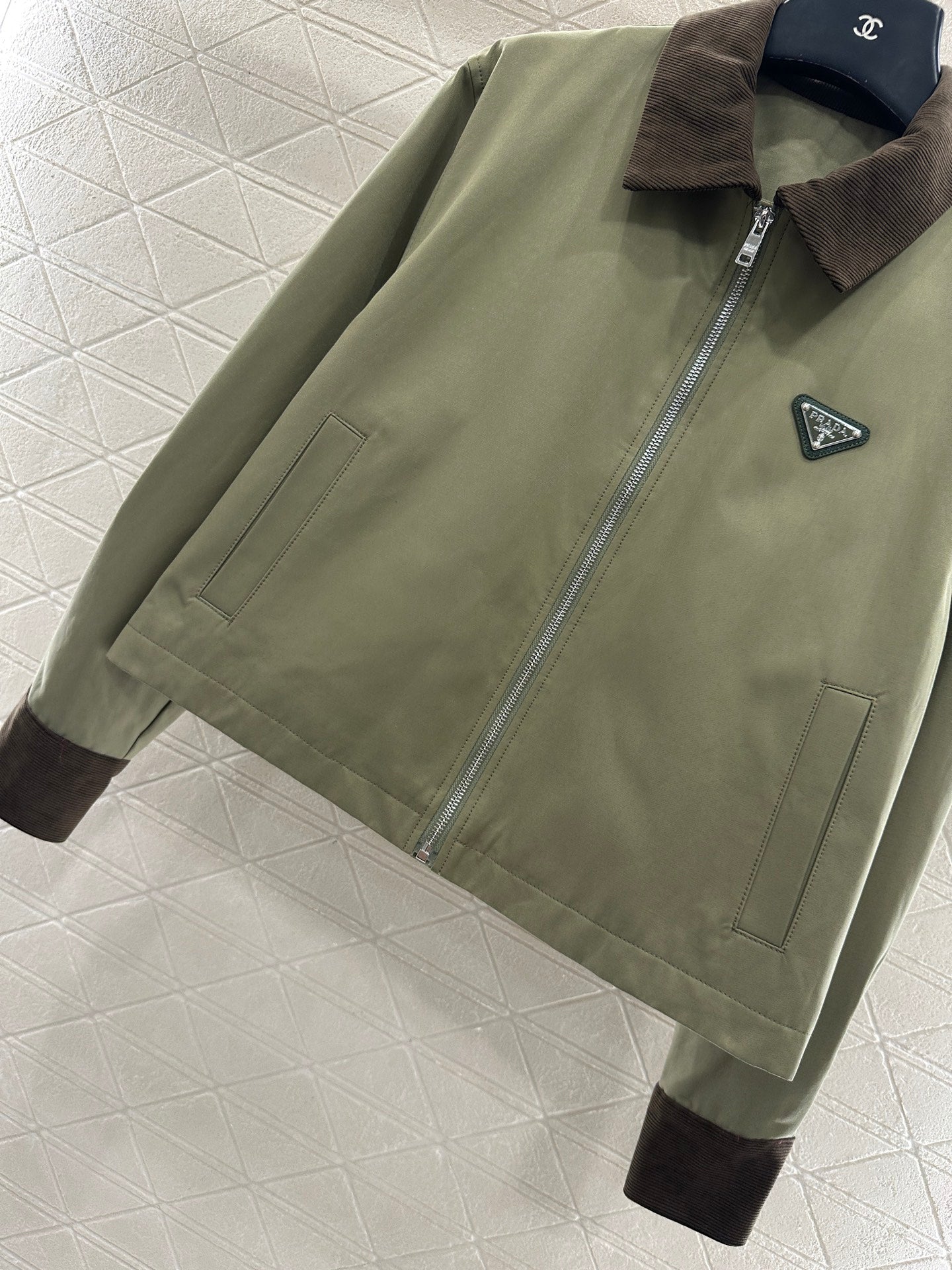 Corduroy collar contrasting jacket jacket