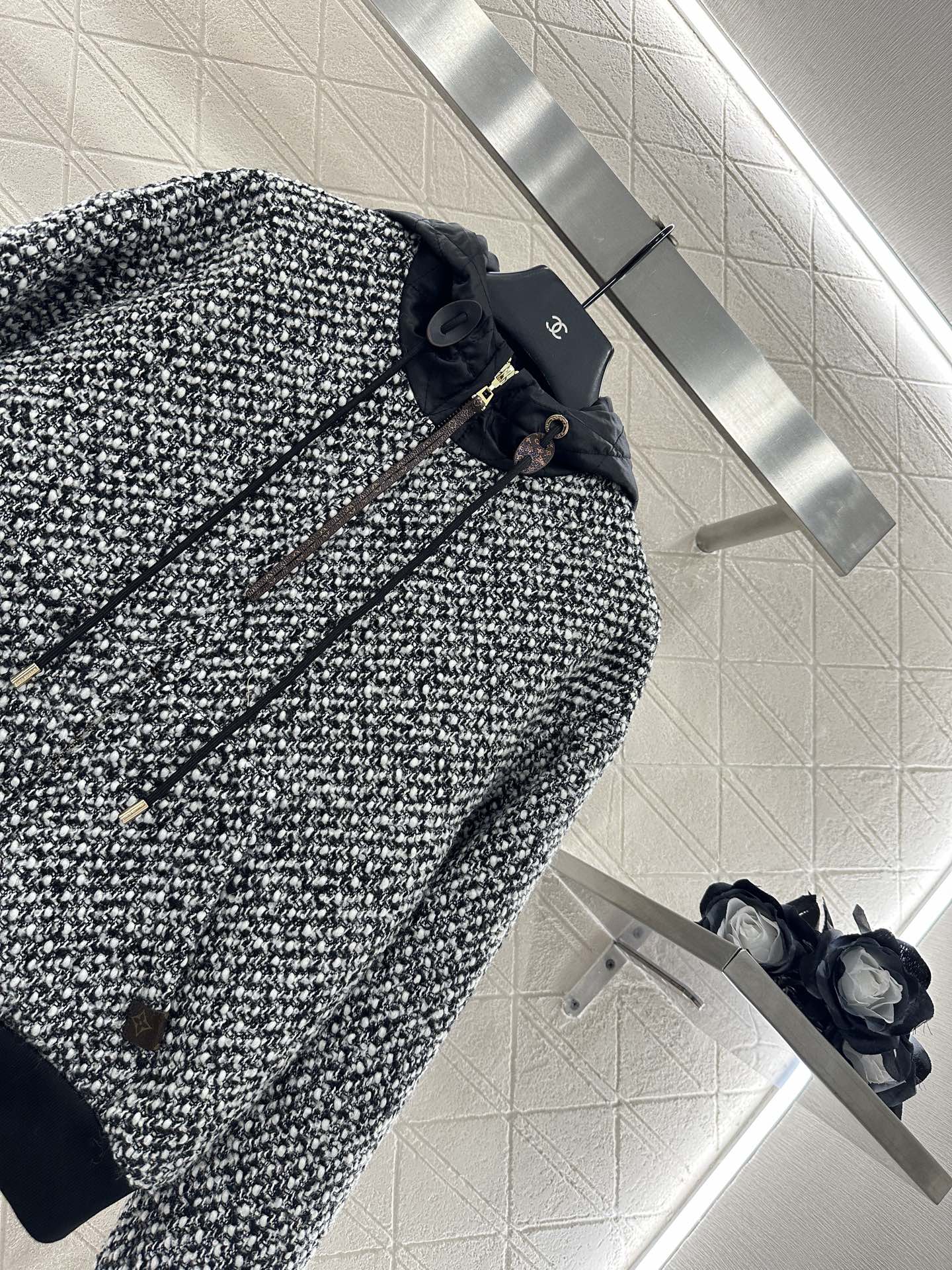 Splicing hooded woolen drawstring jacket