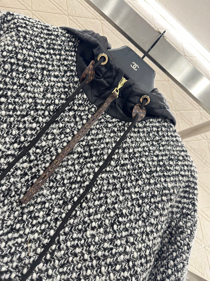 Splicing hooded woolen drawstring jacket