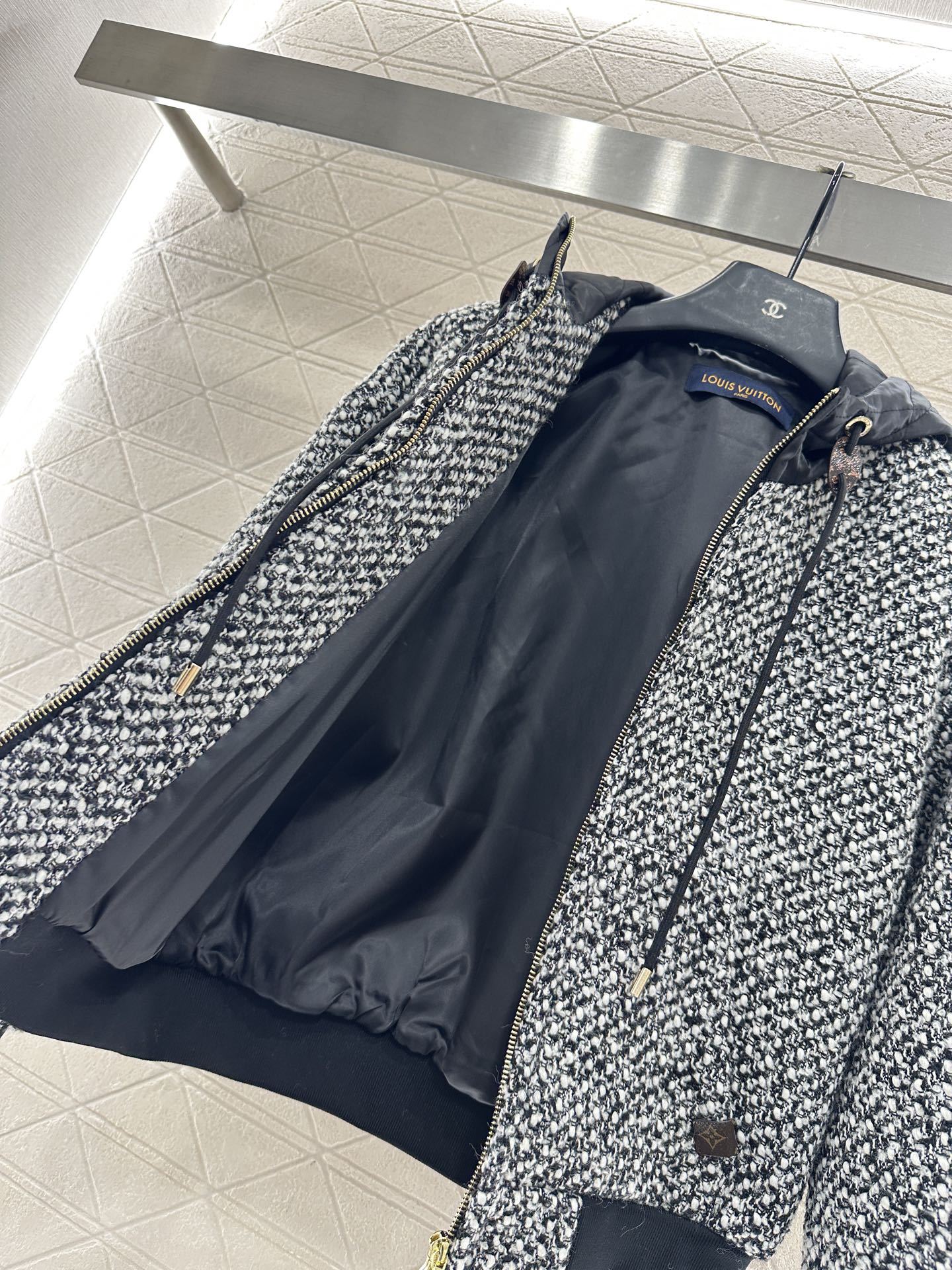 Splicing hooded woolen drawstring jacket