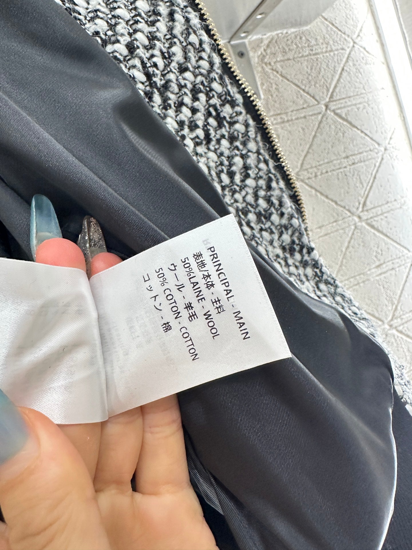 Splicing hooded woolen drawstring jacket