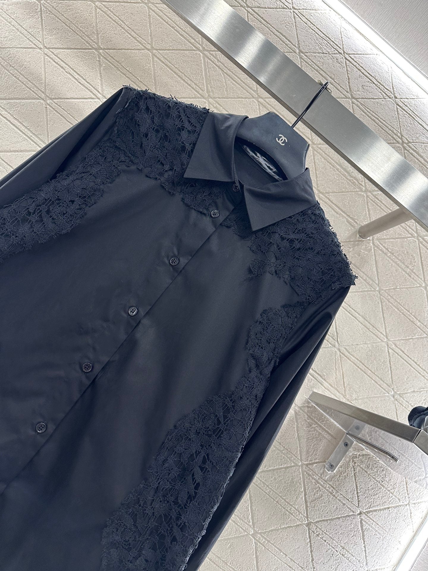 Solid color lace shirt