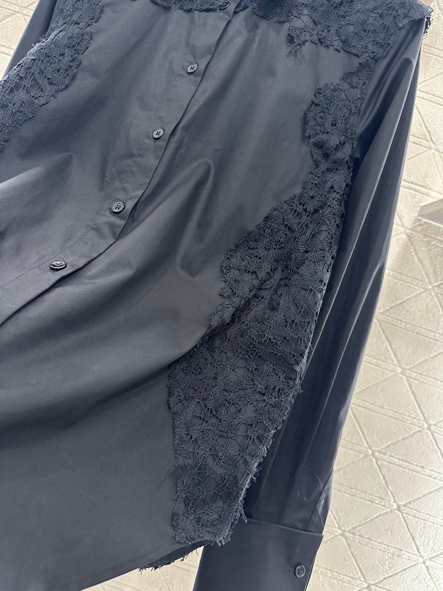 Solid color lace shirt