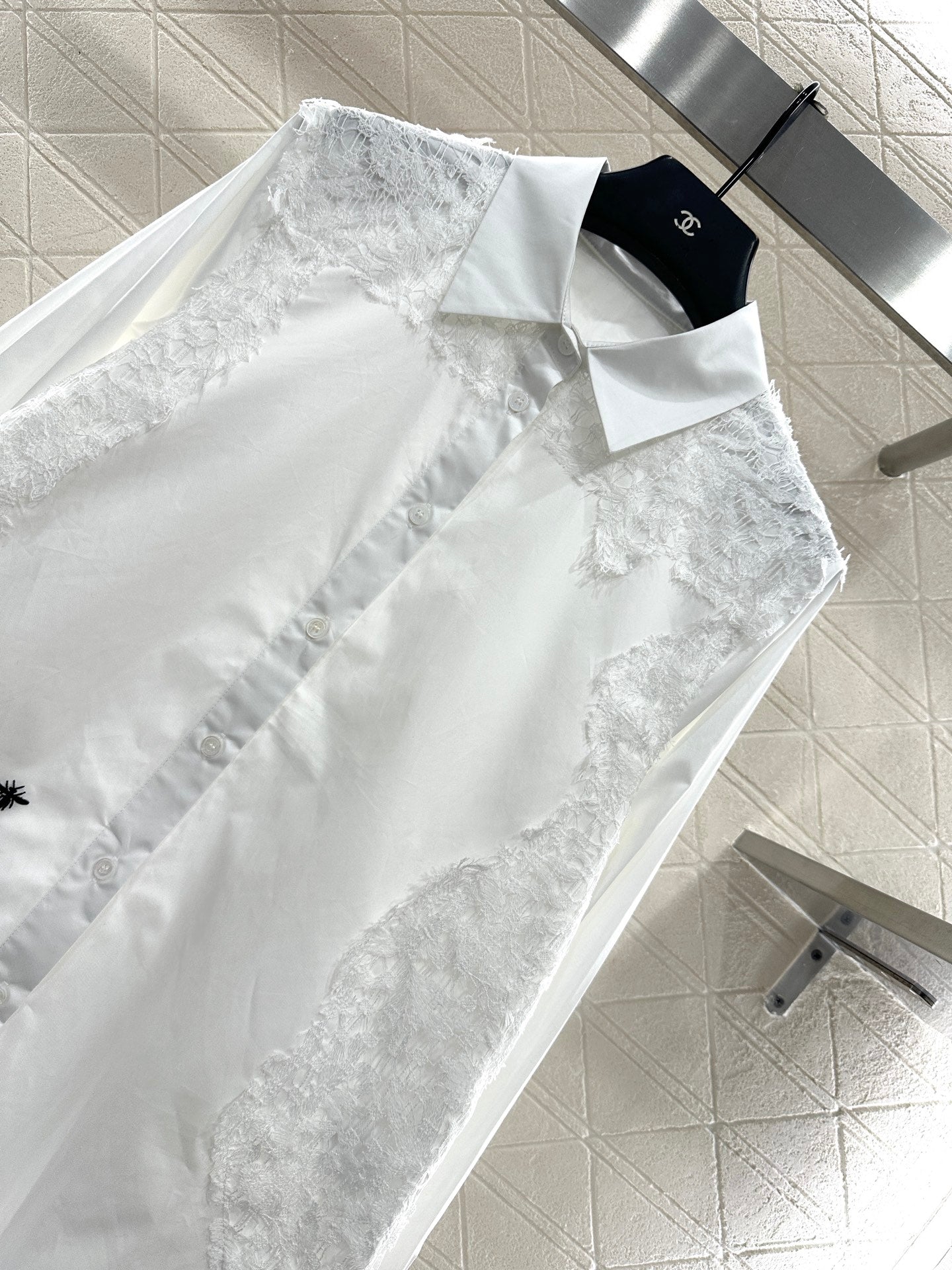 Solid color lace shirt