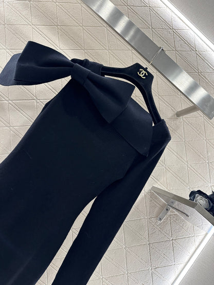 Single sleeve bow knit dress