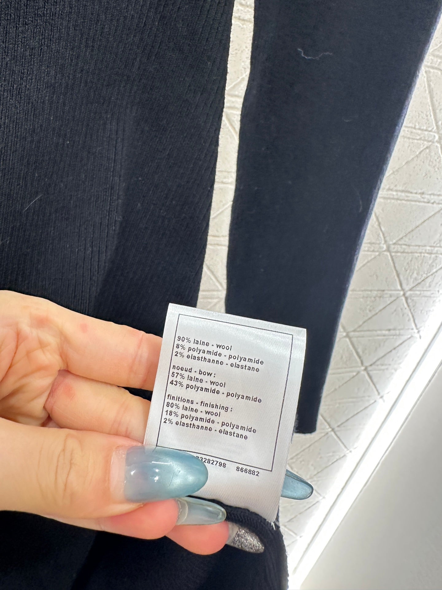 Single sleeve bow knit dress