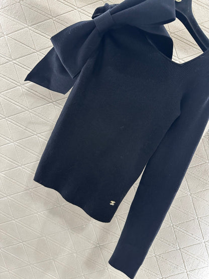 Single sleeve bow knit top