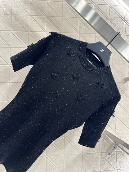 Camellia bead round neck short sleeved shirt