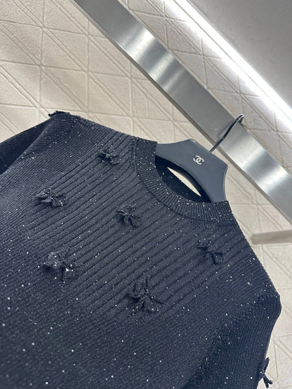 Camellia bead round neck short sleeved shirt