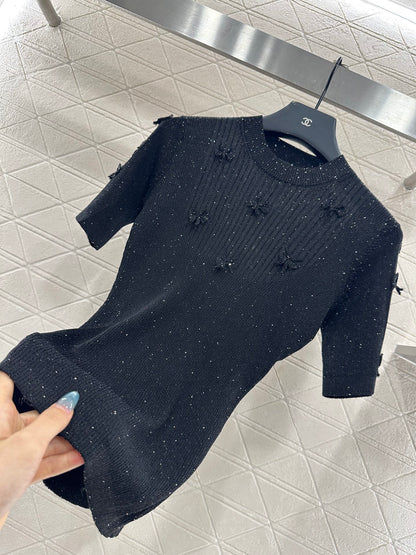 Camellia bead round neck short sleeved shirt