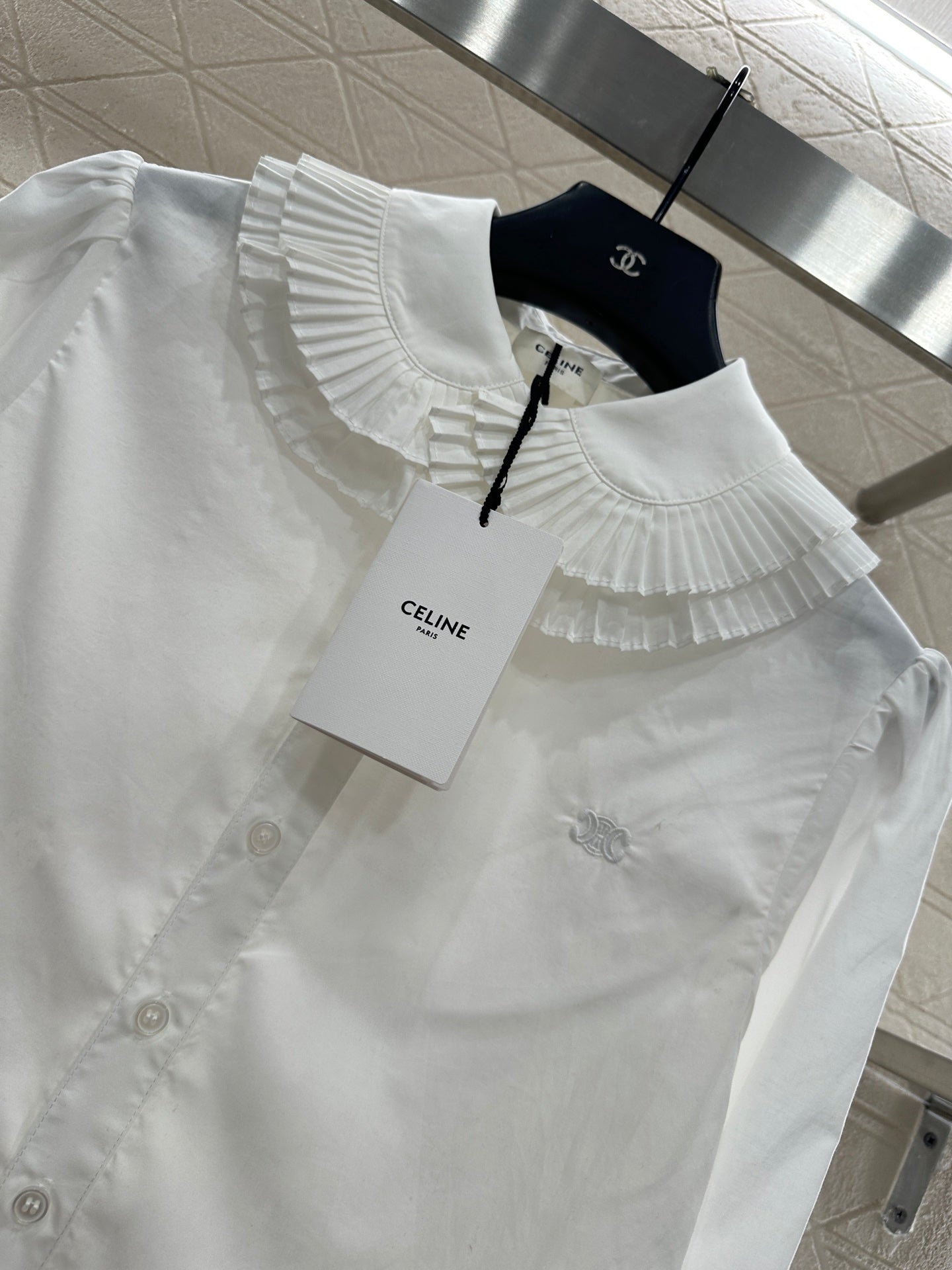 Stacked organ pleated lapel shirt