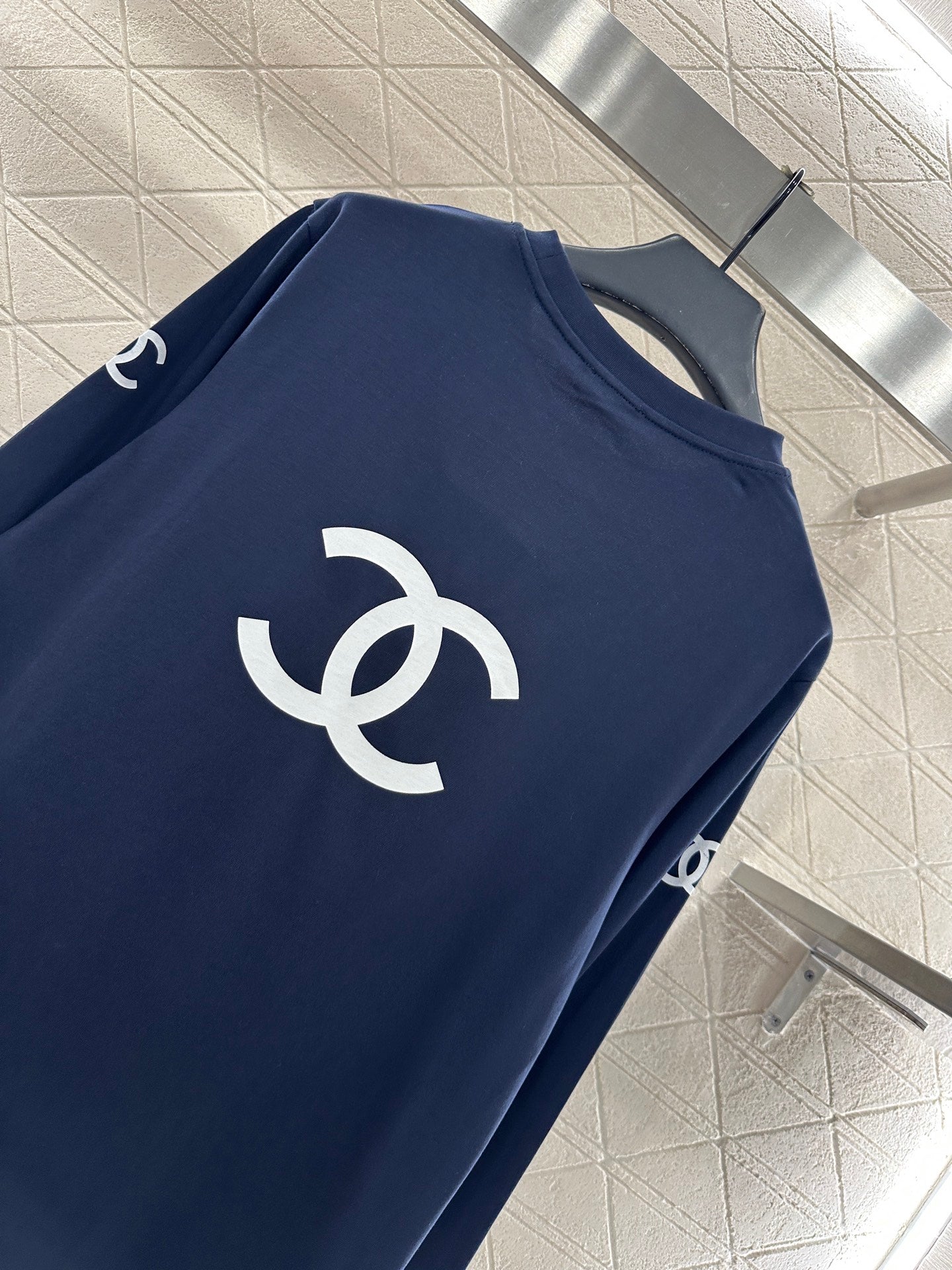 Loose logo long sleeved top