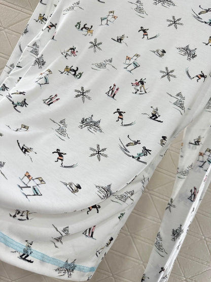 Round neck design ski print top