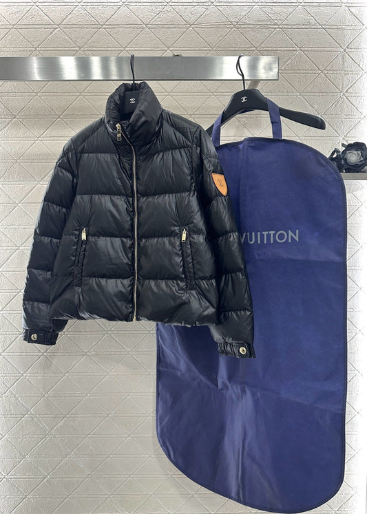 Embossed stand up collar down jacke