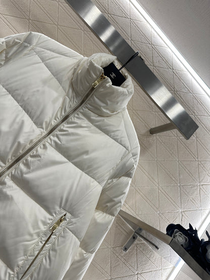 Embossed stand up collar down jacke