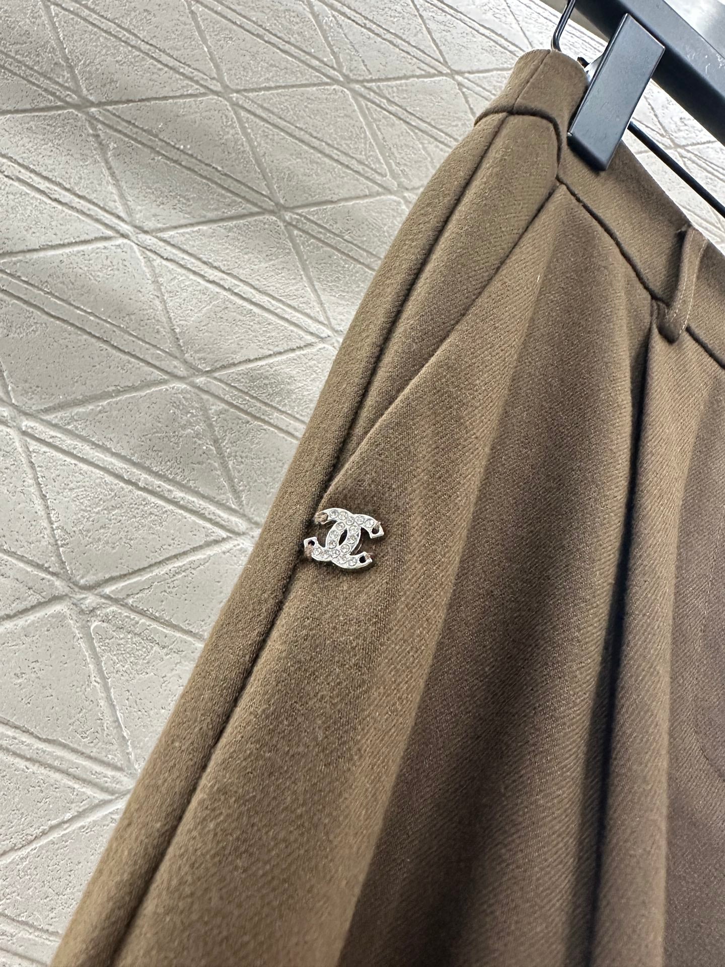 Silk scarf wide leg pants