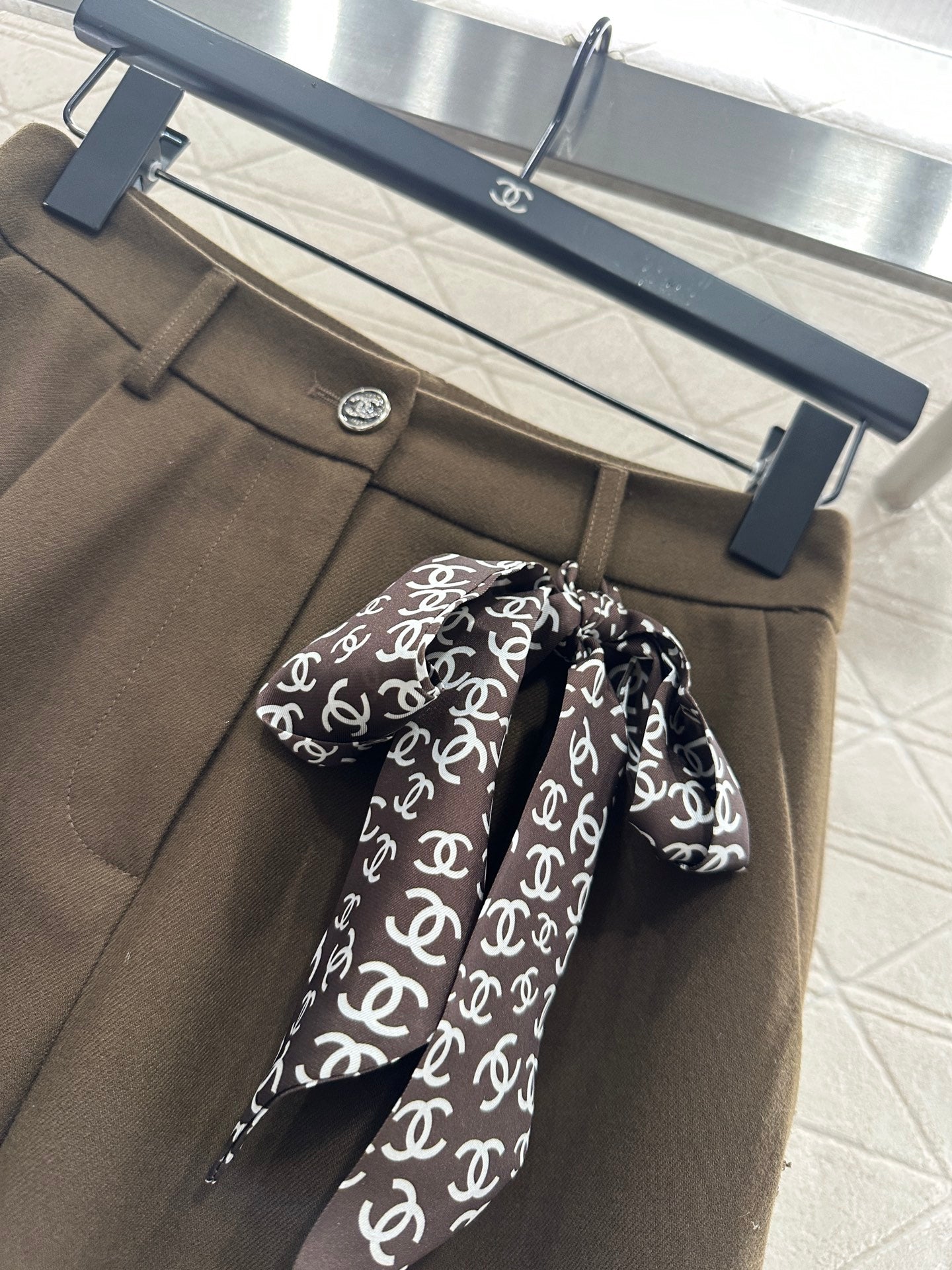 Silk scarf wide leg pants