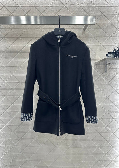 Hooded drawstring jacket