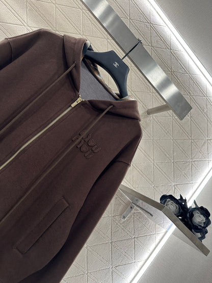 Hooded jacket and pants set