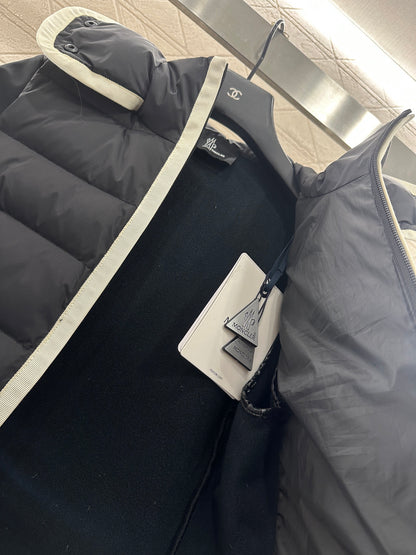 Splicing hooded down jacket