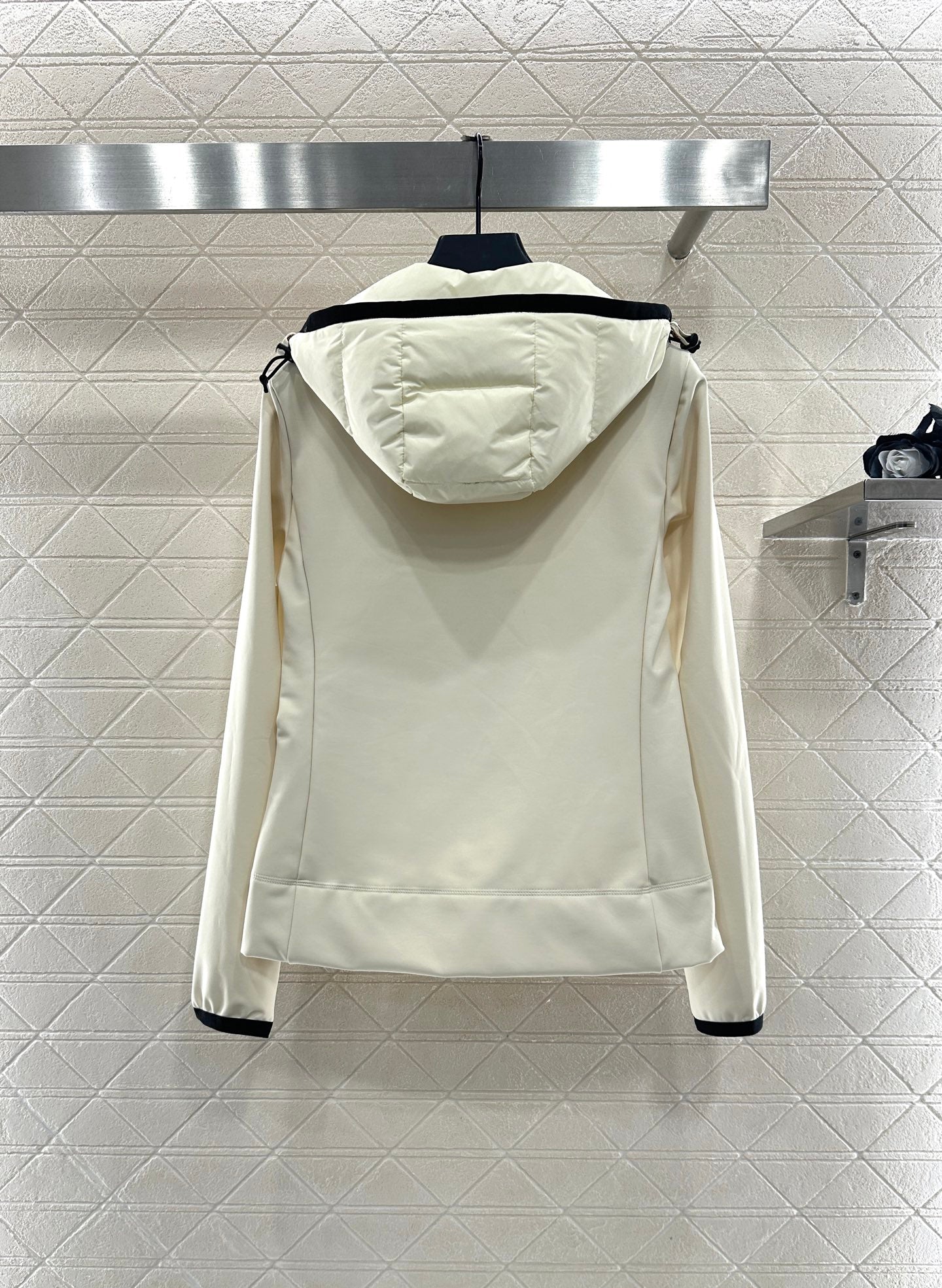 Splicing hooded down jacket