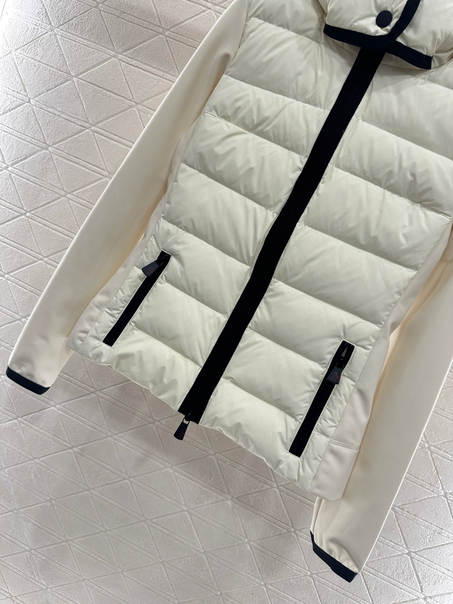 Splicing hooded down jacket