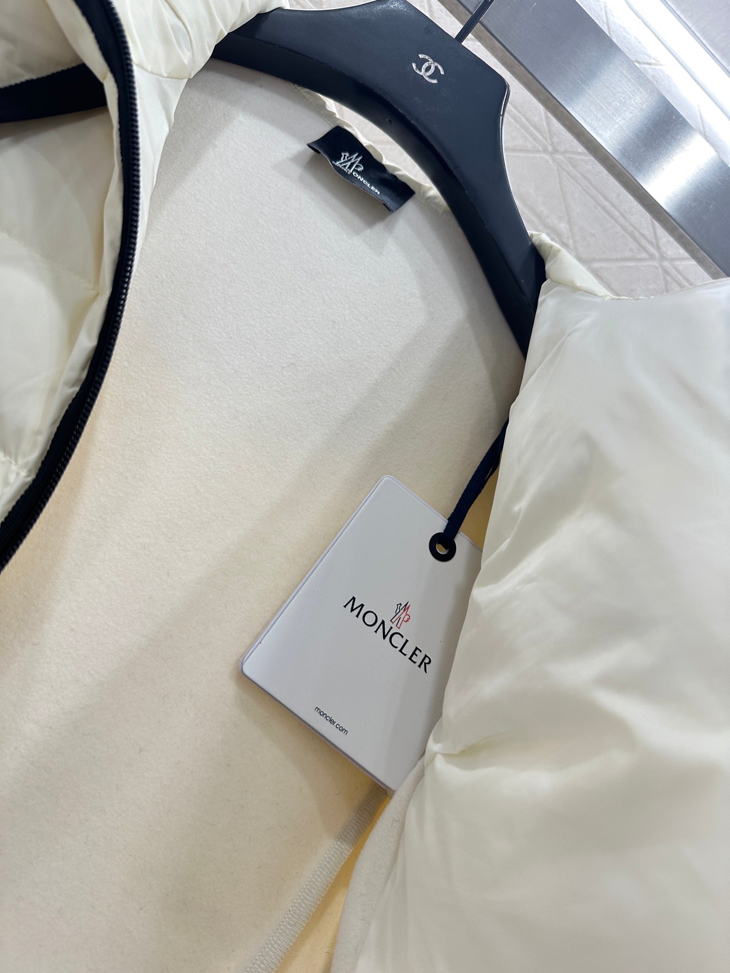 Splicing hooded down jacket