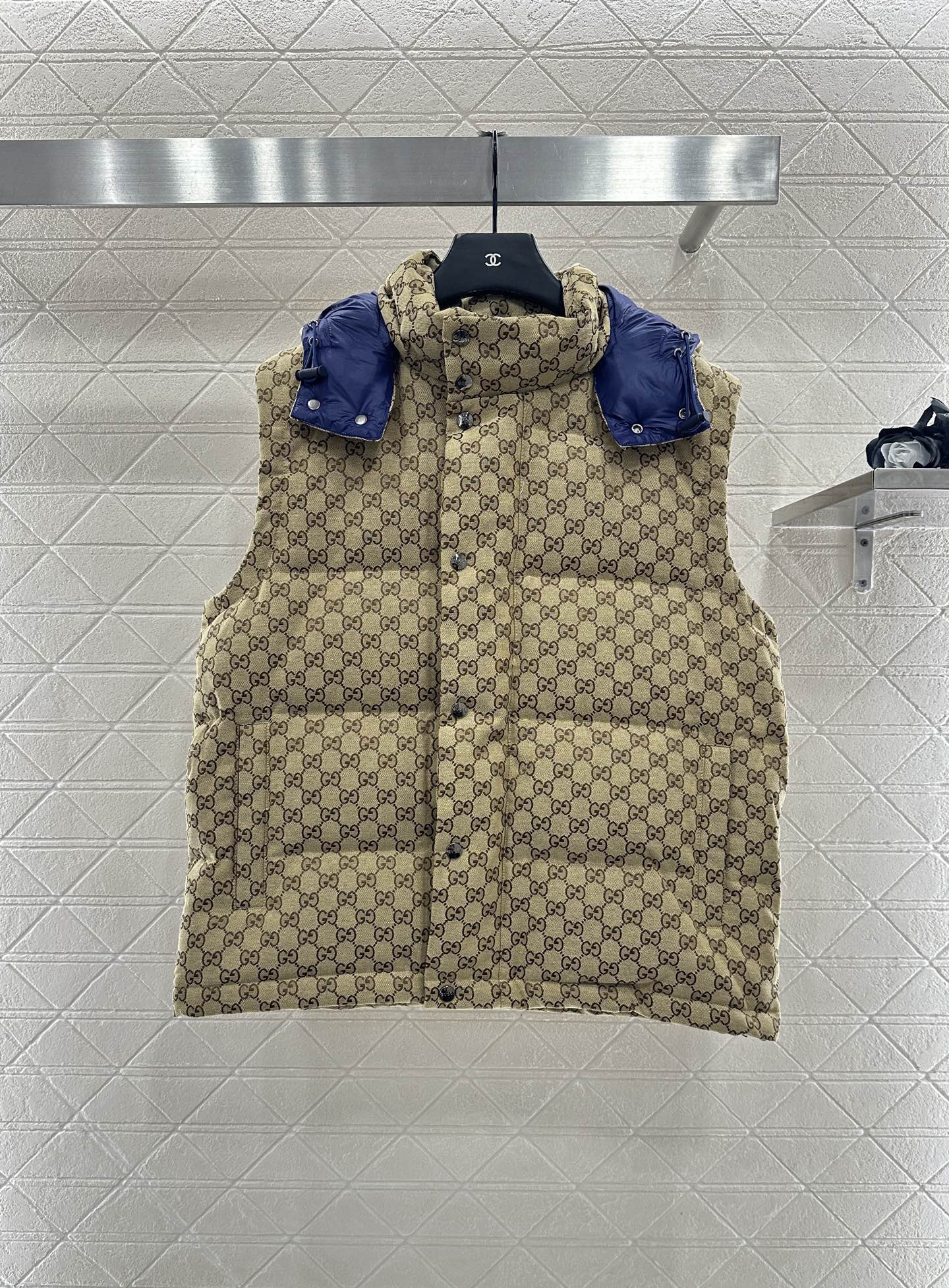 Detachable jacquard hooded down jacket