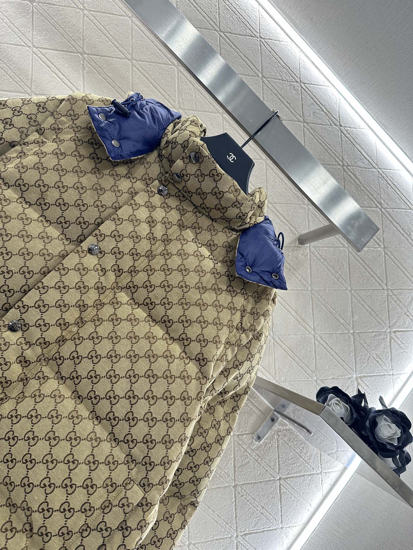 Detachable jacquard hooded down jacket