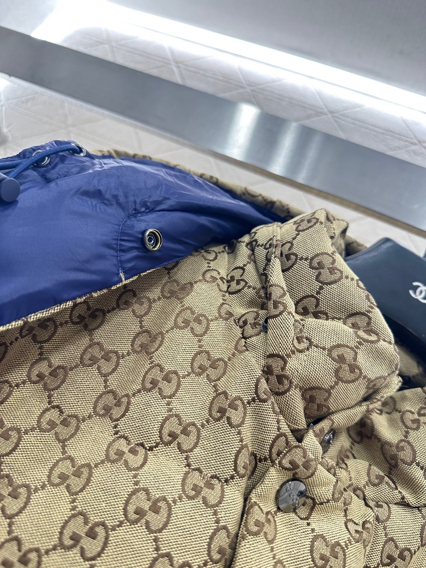 Detachable jacquard hooded down jacket