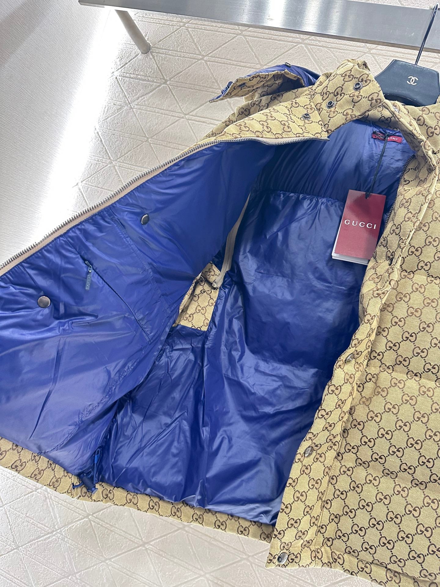 Detachable jacquard hooded down jacket