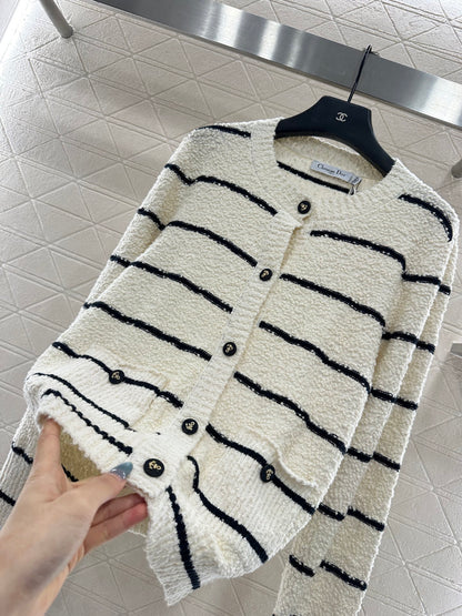 Round neck knitted striped cardigan