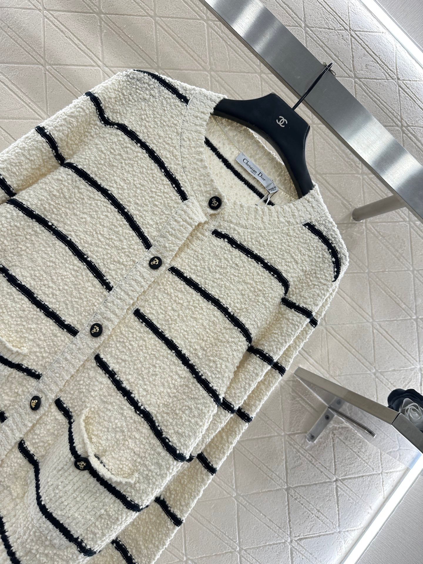 Round neck knitted striped cardigan